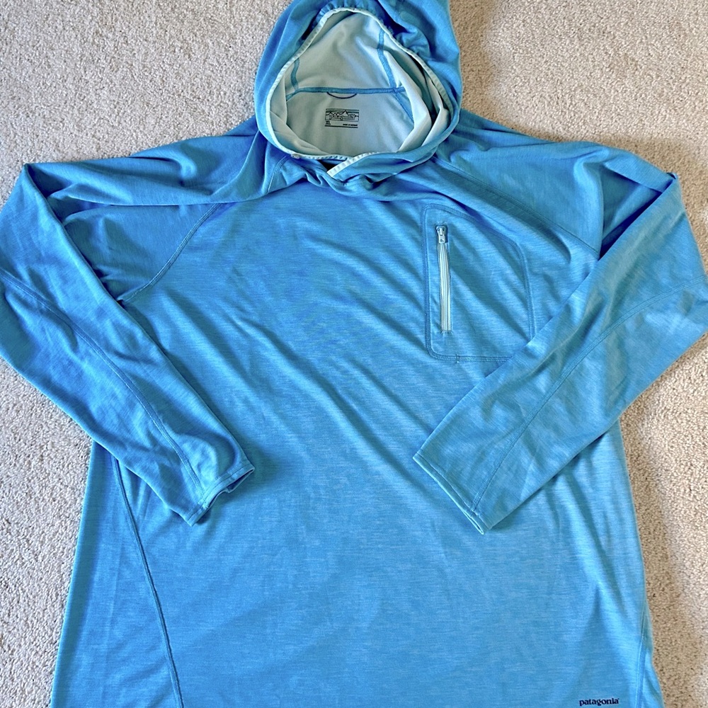 Men’s Patagonia Hooded Pull Over XL - lightweight